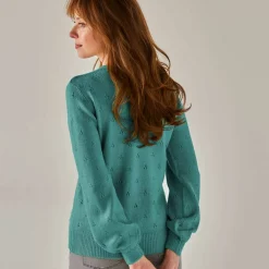 Gilet boutonné finition écailles, maille pointelle toucher doux