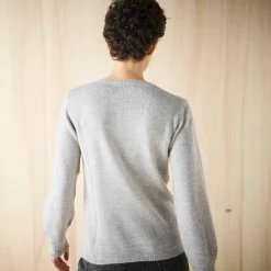 Gilet boutonné, maille ajourée