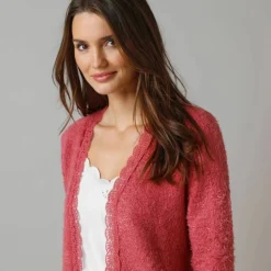 Gilet en maille poilue, détail de macramé