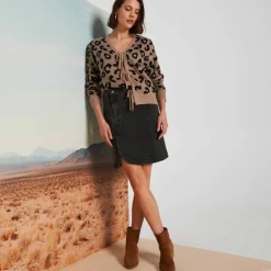 Gilet à nouettes, jacquard motif léopard