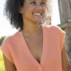Gilet sans manches boutonné