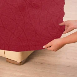Housse extensible motif jacquard "serpentins" pour fauteuil et canapé
