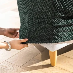 Housse texturée bi-extensible spéciale canapé fauteuil à accoudoirs