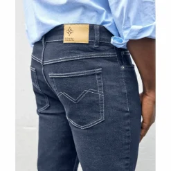 Jean droit basique 100% coton - L28