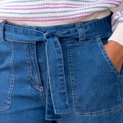 Jean droit taille haute, ceinture à nouer