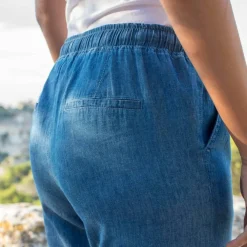 Jean léger coupe mom, taille élastiquée