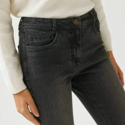 Jean slim, taille haute, petite stature