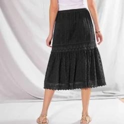 Jupe mi-longue, dentelle et macramé