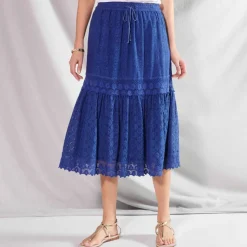 Jupe mi-longue, dentelle et macramé