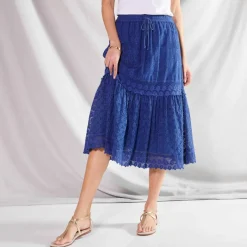 Jupe mi-longue, dentelle et macramé