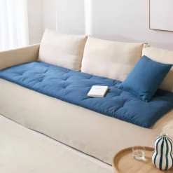 Long coussin uni d'assise de canapé