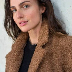 Manteau maille bouclette col tailleur