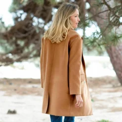 Manteau mi-long à col tailleur, boutonnage croisé