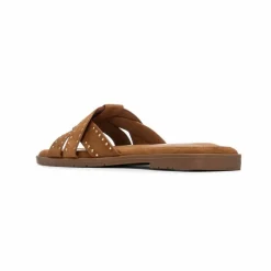 Mules brides croisées et cloutées