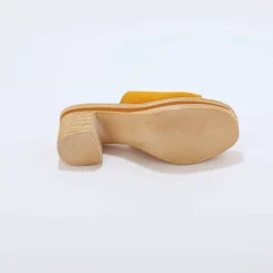 Mules compensées style sabot croûte de cuir
