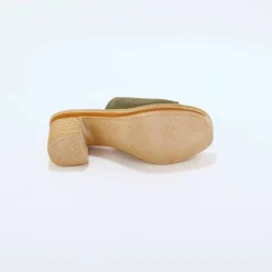 Mules compensées style sabot croûte de cuir