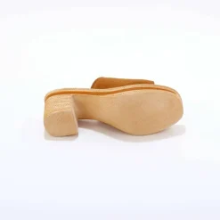 Mules compensées style sabot croûte de cuir