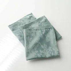 Nappe damassée feuillages Colombine®