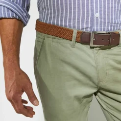 Pantalon chino ceinture arrondie sous le ventre