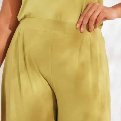 Pantalon large 7/8ème, taille élastiquée, maille unie