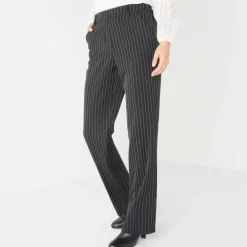Pantalon élégant droit, rayé