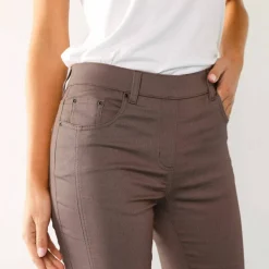 Pantalon stretch coutures affinantes