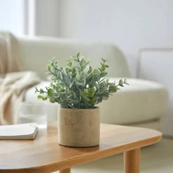 Plante artificielle et pot en ciment