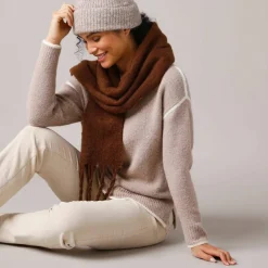 Pull bicolore en maille moelleuse
