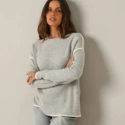 Pull bicolore en maille moelleuse