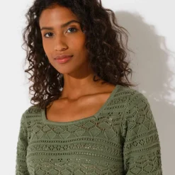 Pull col carré uni, maille ajourée