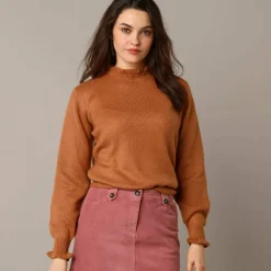 Pull col montant, finition frisotti