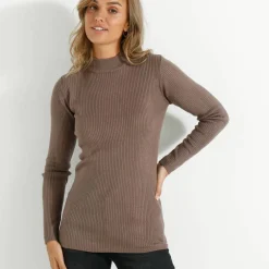 Pull col montant long, maille côtelée