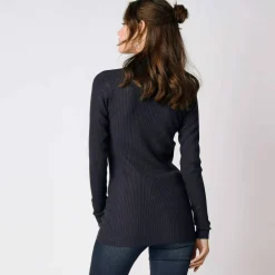 Pull col montant long, maille côtelée