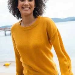 Pull col rond finitions écailles