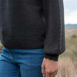 Pull col rond finitions écailles