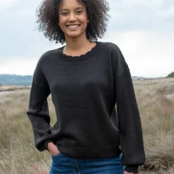 Pull col rond finitions écailles