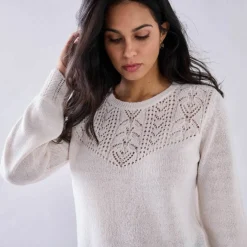 Pull col rond maille ajourée, toucher doux