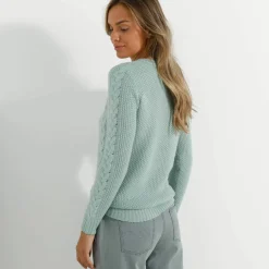 Pull col rond, maille torsadée
