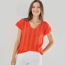 Pull col V manches courtes, maille ajourée