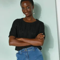 Pull festonné col rond manches coudes, maille ajourée fantaisie