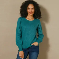 Pull maille fantaisie et détail boutons poignets, toucher doux