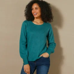 Pull maille fantaisie et détail boutons poignets, toucher doux