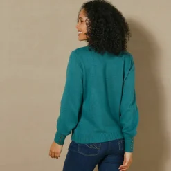 Pull maille fantaisie et détail boutons poignets, toucher doux