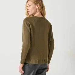 Pull épaule boutonnée bijoux