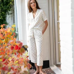 Pyjama court gaze de coton imprimé fleuri col tailleur