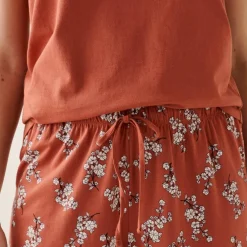 Pyjama court imprimé fleuri avec bretelles froncées