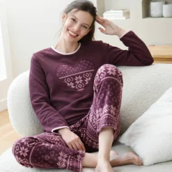 Pyjama pantalon imprimé coeur, maille polaire