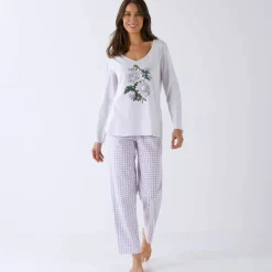 Pyjama pantalon motif fleurs et imprimé carreaux
