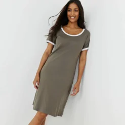 Robe courte bicolore, manches courtes