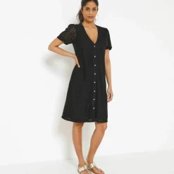 Robe courte boutonnée en dentelle, manches courtes